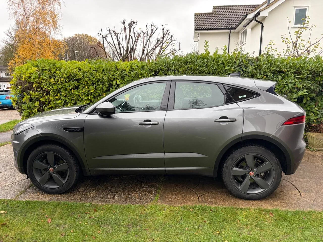 Jaguar E-Pace 2020 photo 4
