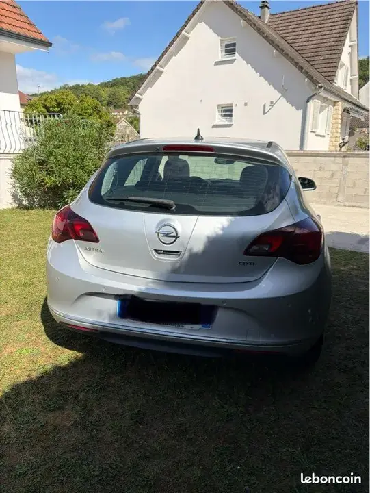 Opel Astra 2013 photo 3