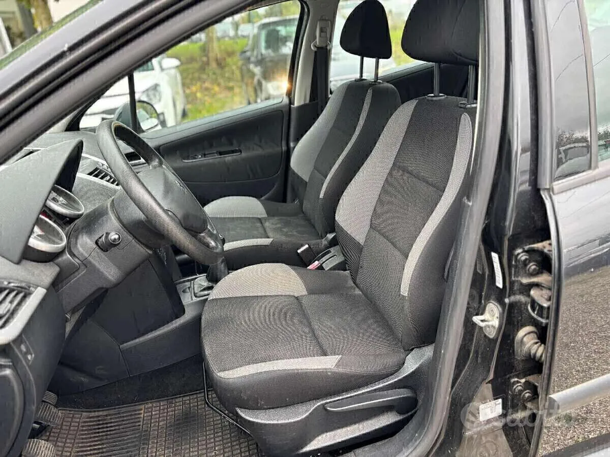 Peugeot 207 2009 photo 4