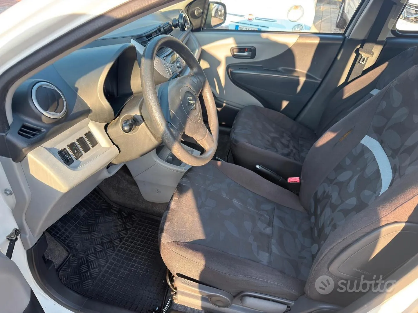 Suzuki Alto 2012 photo 5