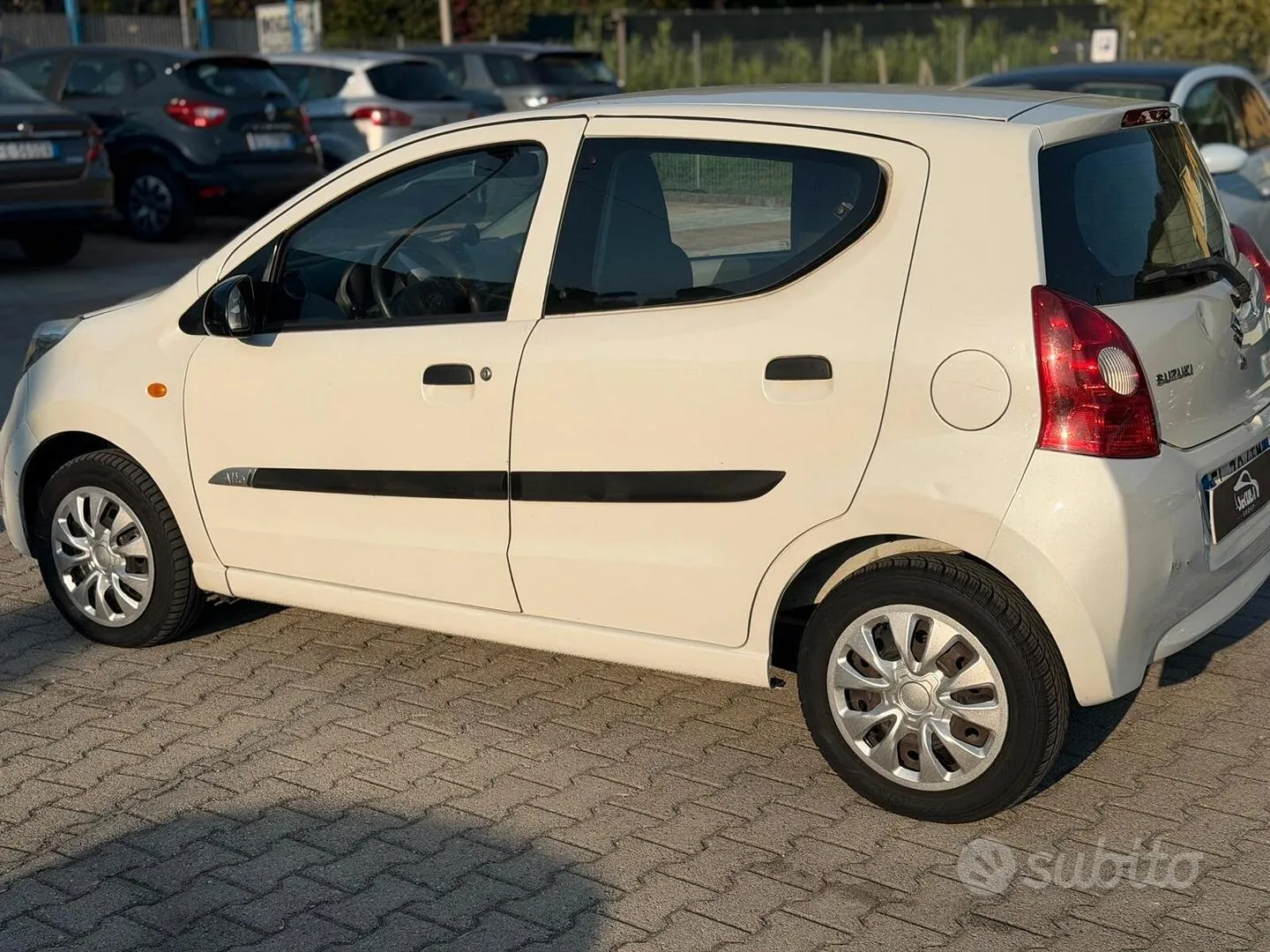 Suzuki Alto 2012 photo 3