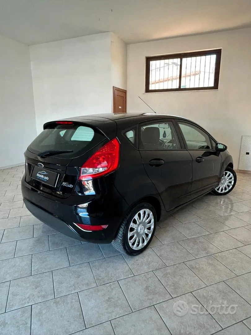 Ford Fiesta 2012 photo 4