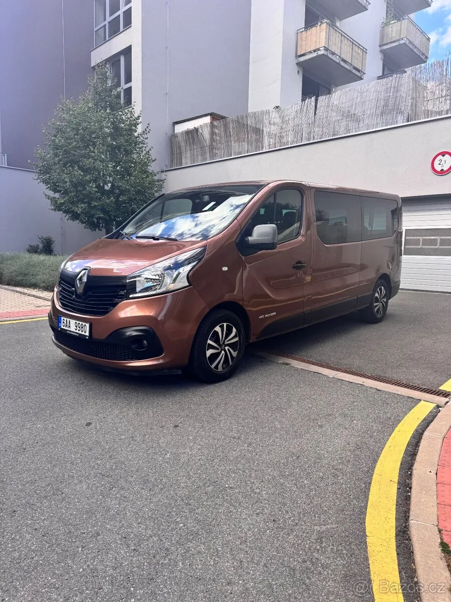 Renault Trafic 2017 photo 2