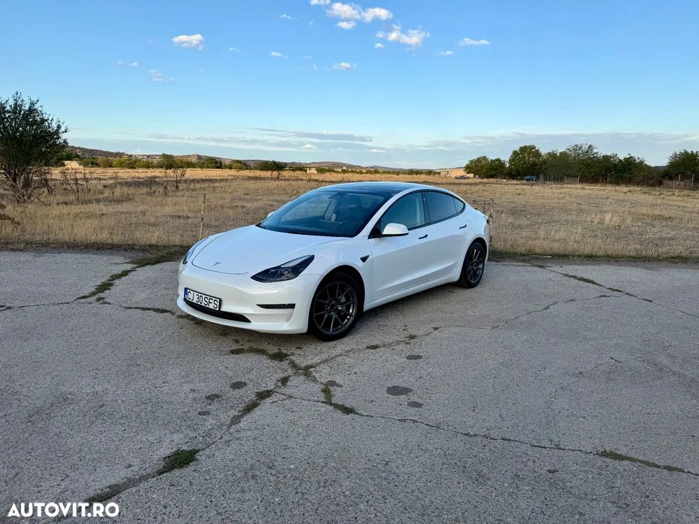 Tesla Model 3 2021 photo 2