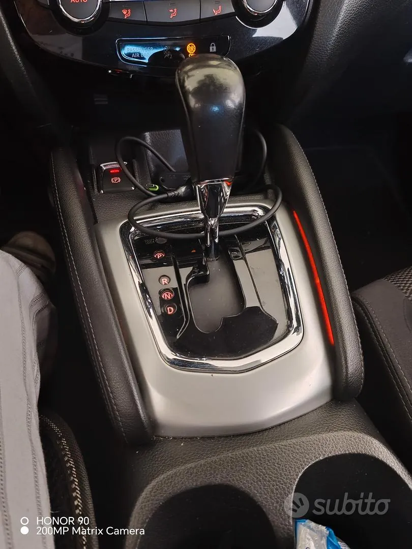 Nissan Qashqai 2015 photo 2