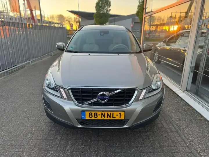 Volvo Xc60 2010 photo 2