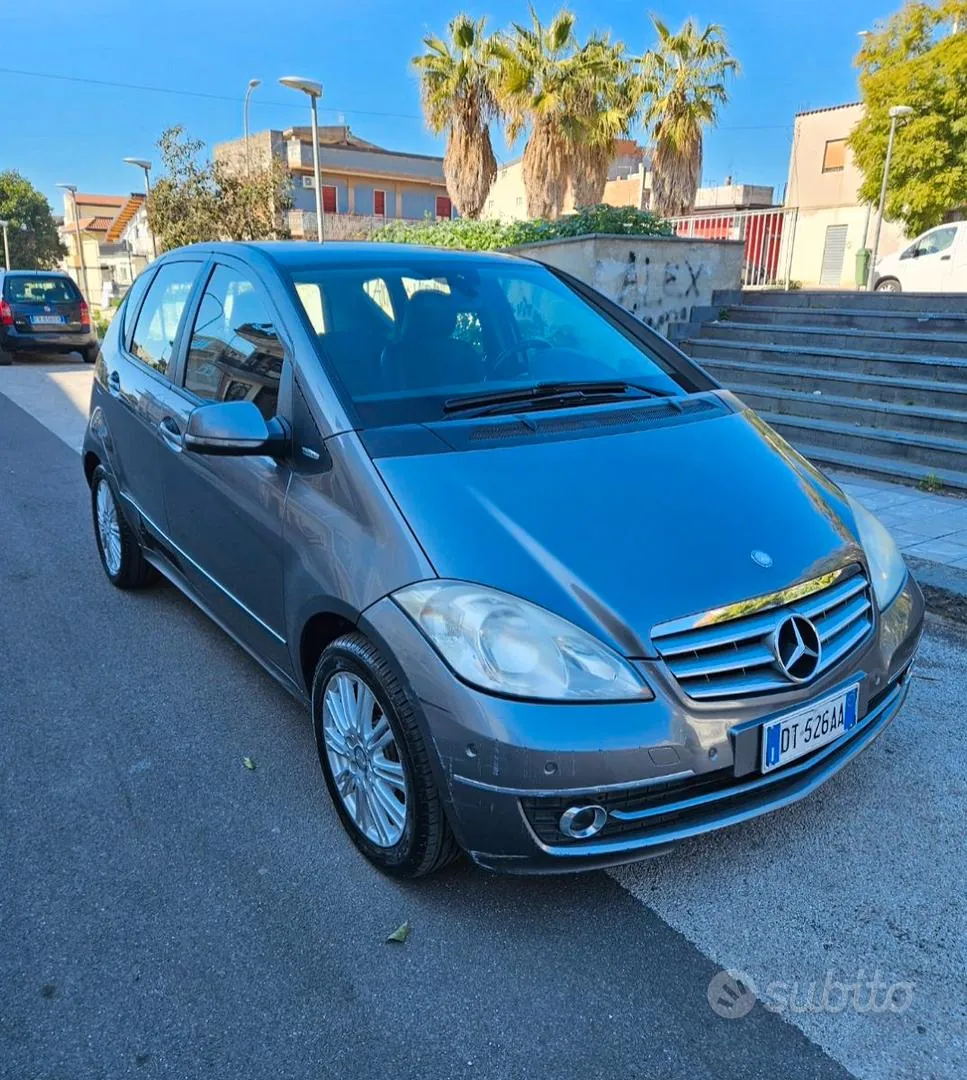 Mercedes-Benz A180 2008 photo 2