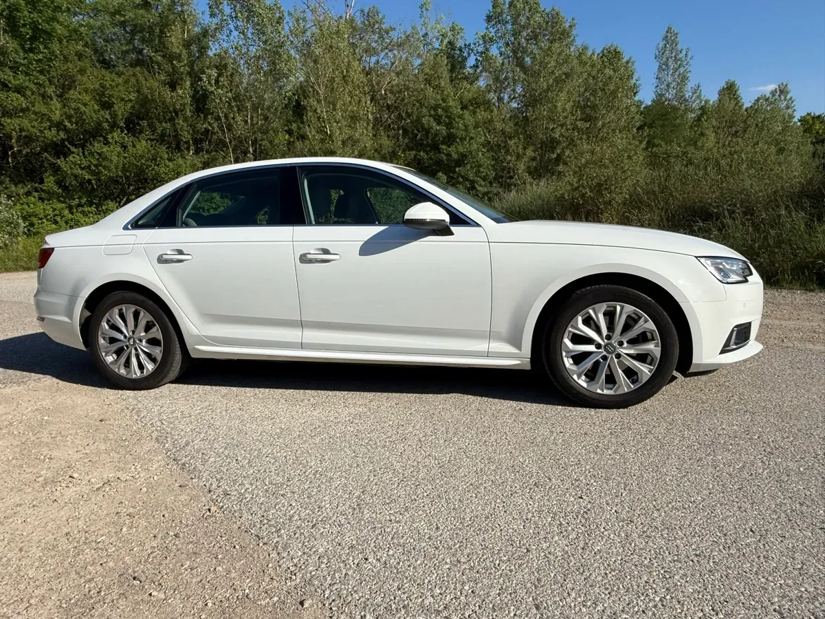 Audi A4 2016 photo 2