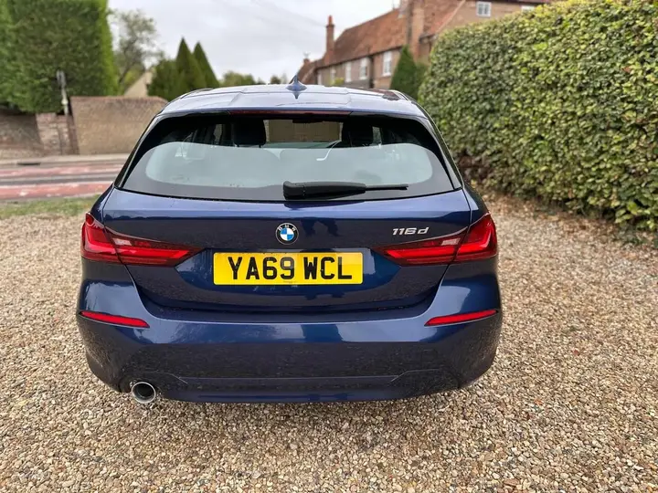 BMW 1 Series 2020 photo 2