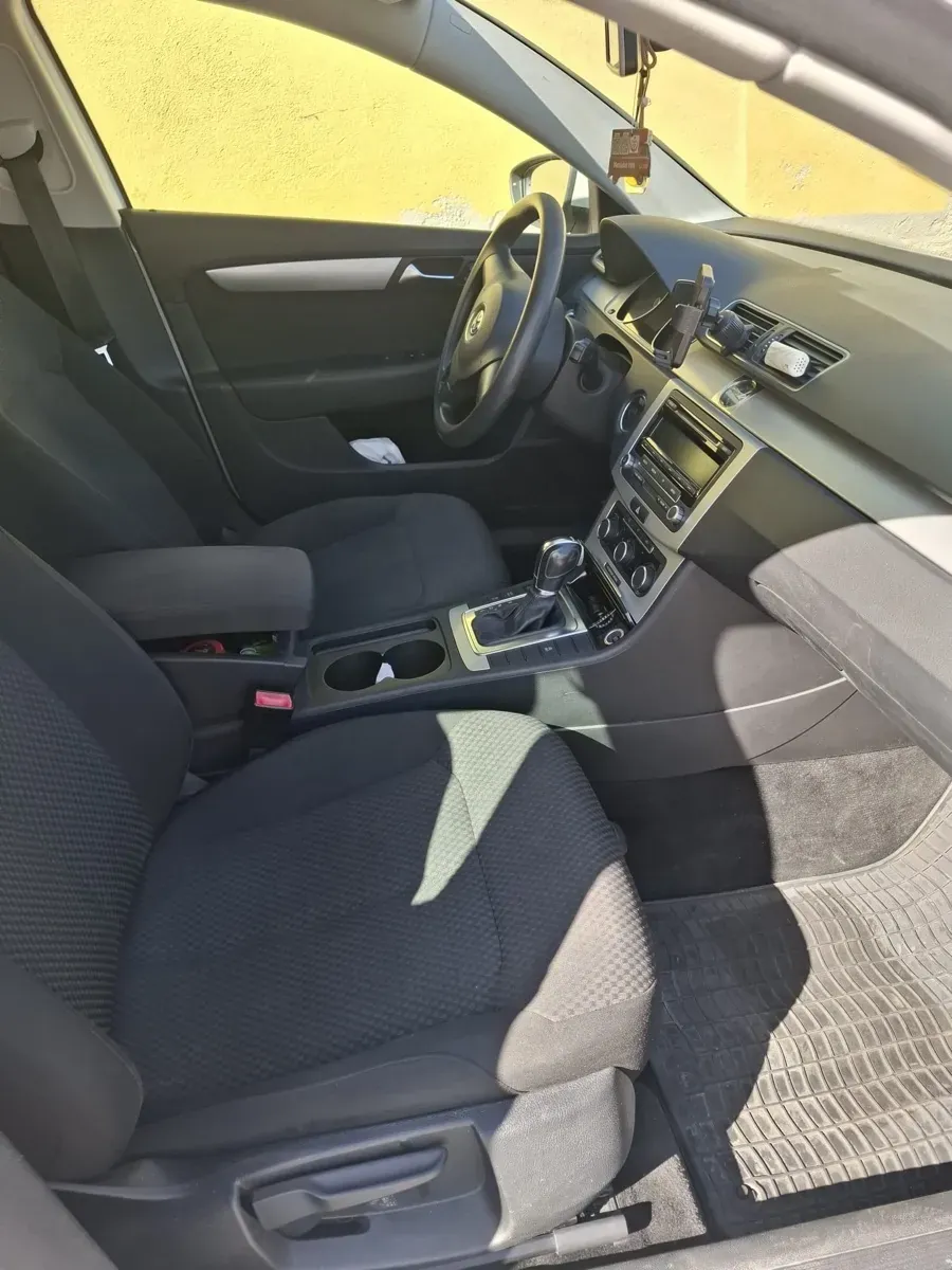 Volkswagen Passat 2011 photo 3