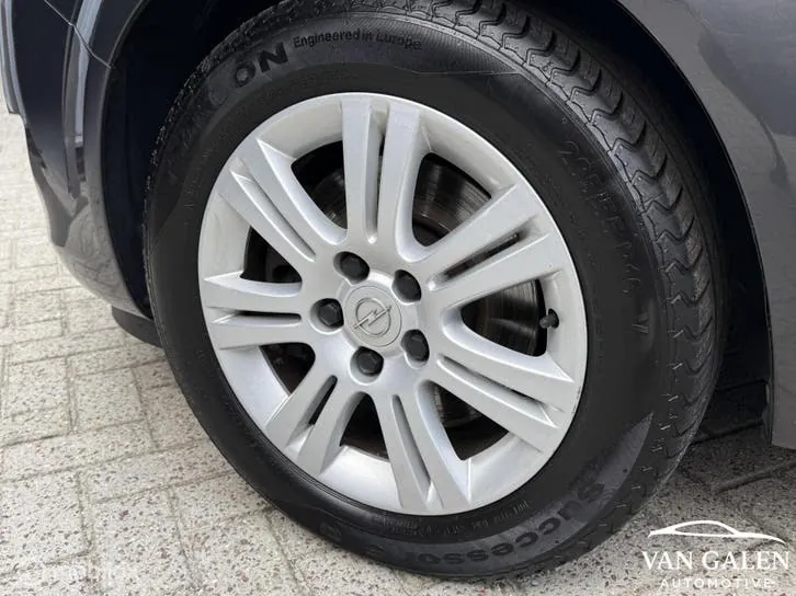 Opel Zafira 2010 photo 3