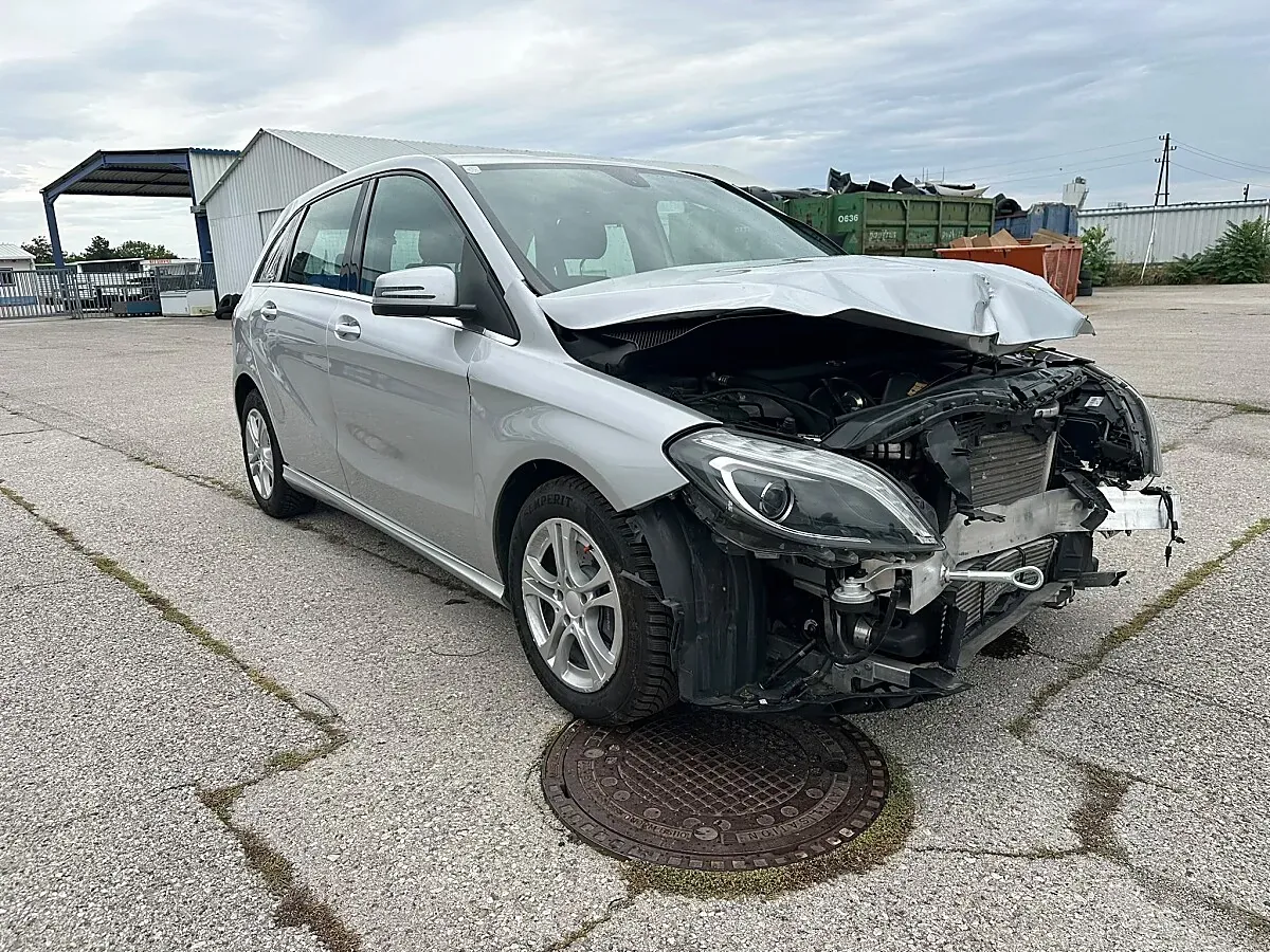 Mercedes-Benz B-Class 2014 photo 2