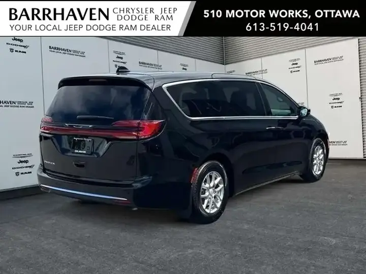 Chrysler Pacifica 2027 photo 3