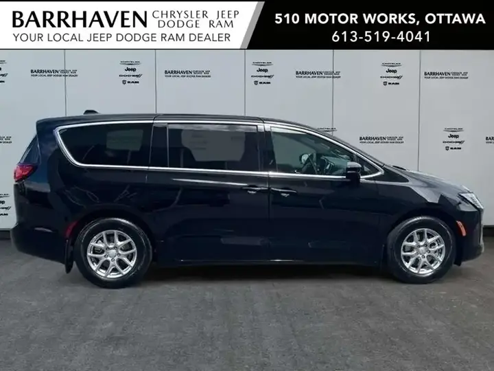 Chrysler Pacifica 2027 photo 2