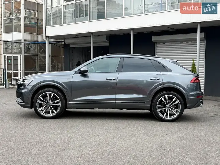Audi Q8 2023 photo 2