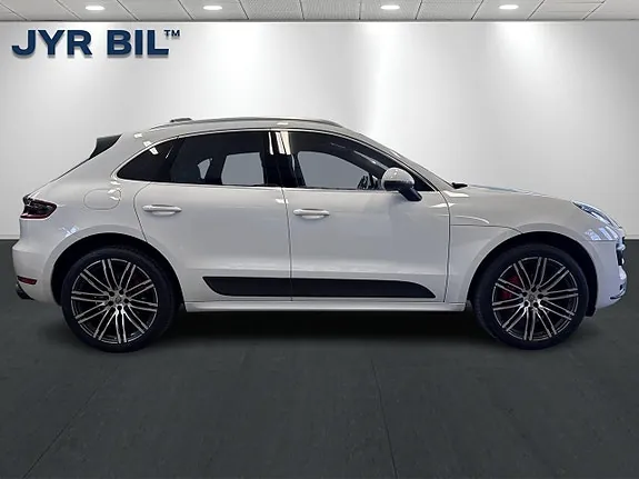Porsche Macan 2017 photo 2