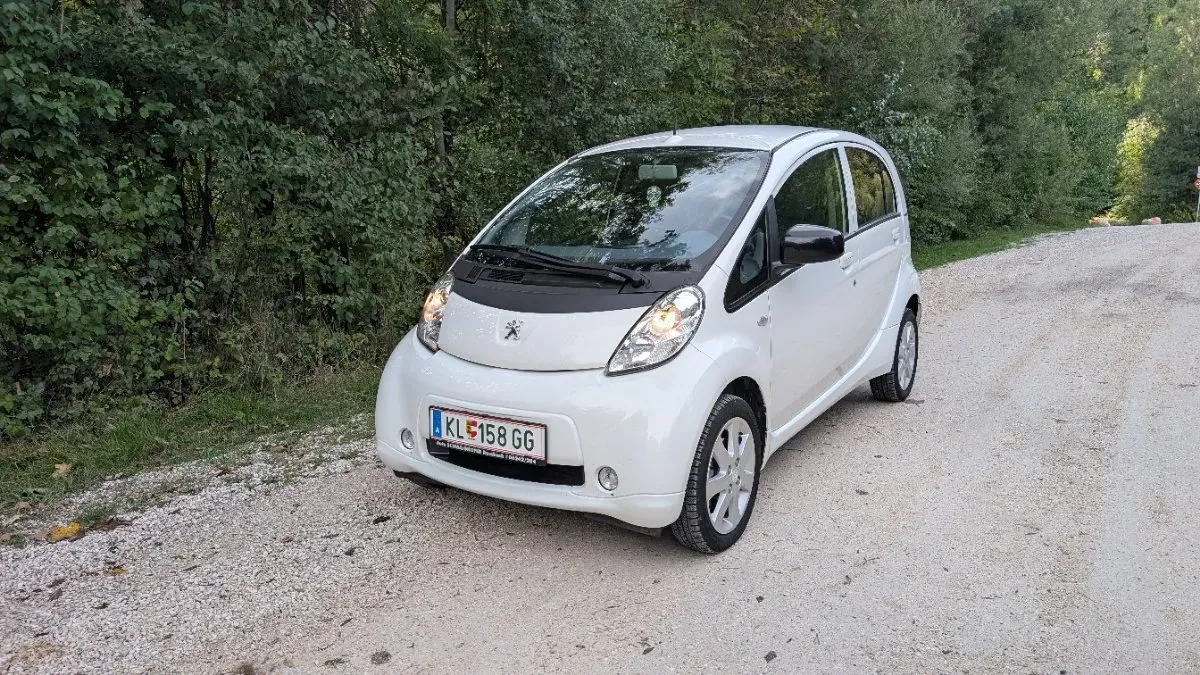 Peugeot Ion 2016 photo 2