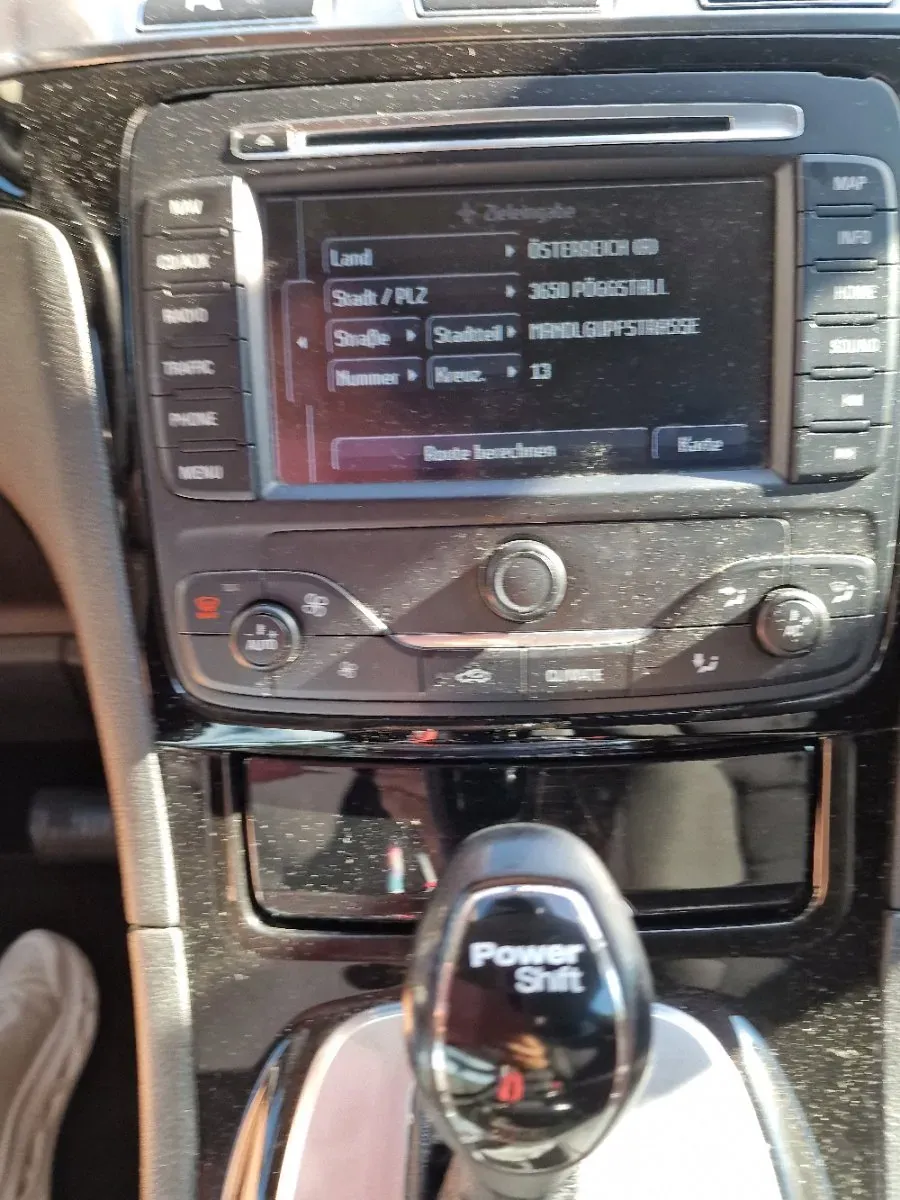 Ford Galaxy 2012 photo 2