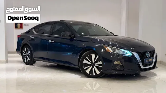 Nissan Altima 2019 photo 2