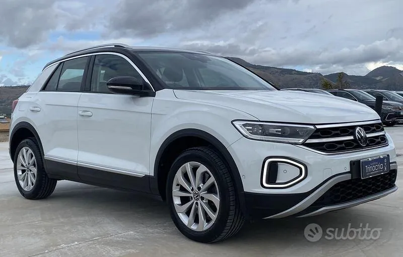 Volkswagen T-Roc 2023 photo 3