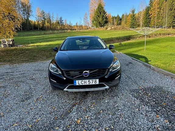 Volvo V60 Cross Country 2016 photo 2
