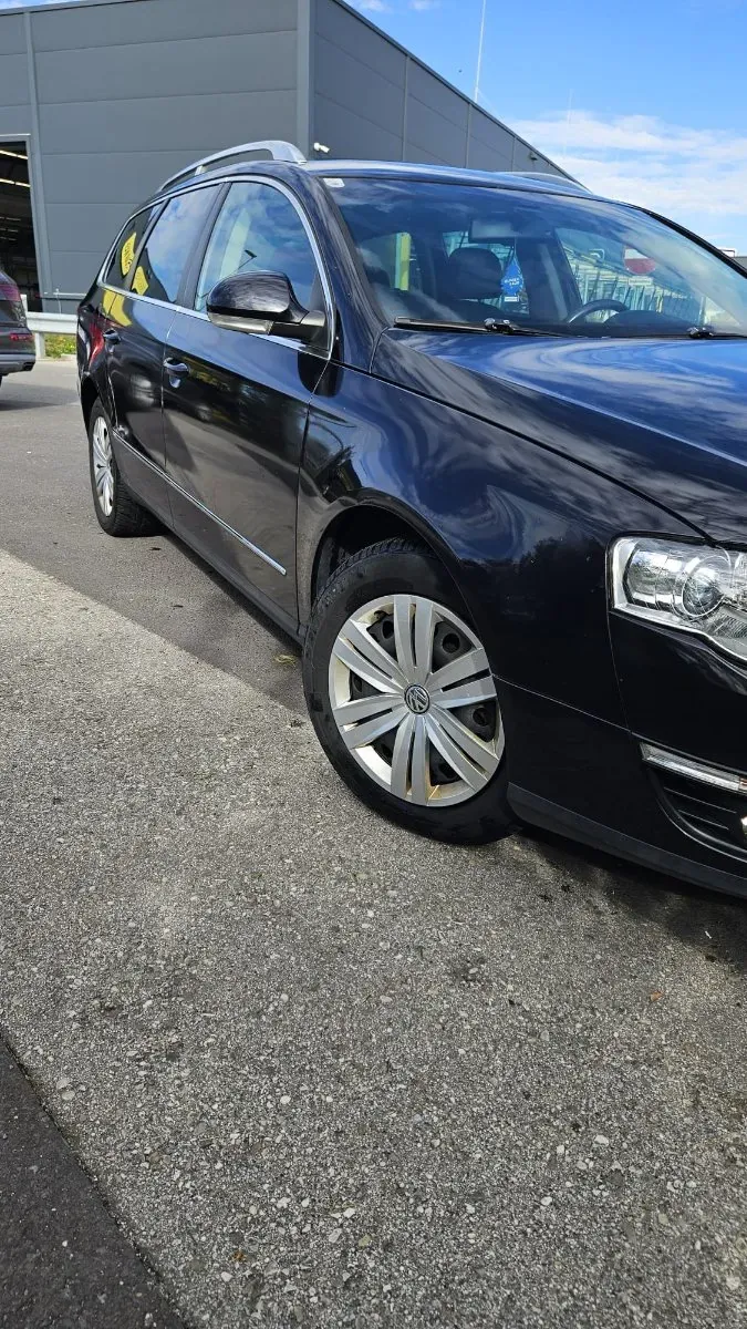 Volkswagen Passat 2009 photo 2