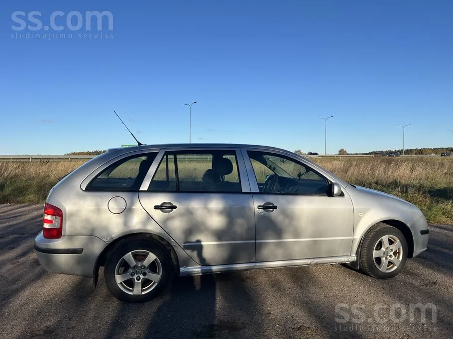 Skoda Fabia 2006 photo 4