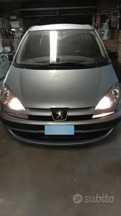 Peugeot 807 2008 photo 3