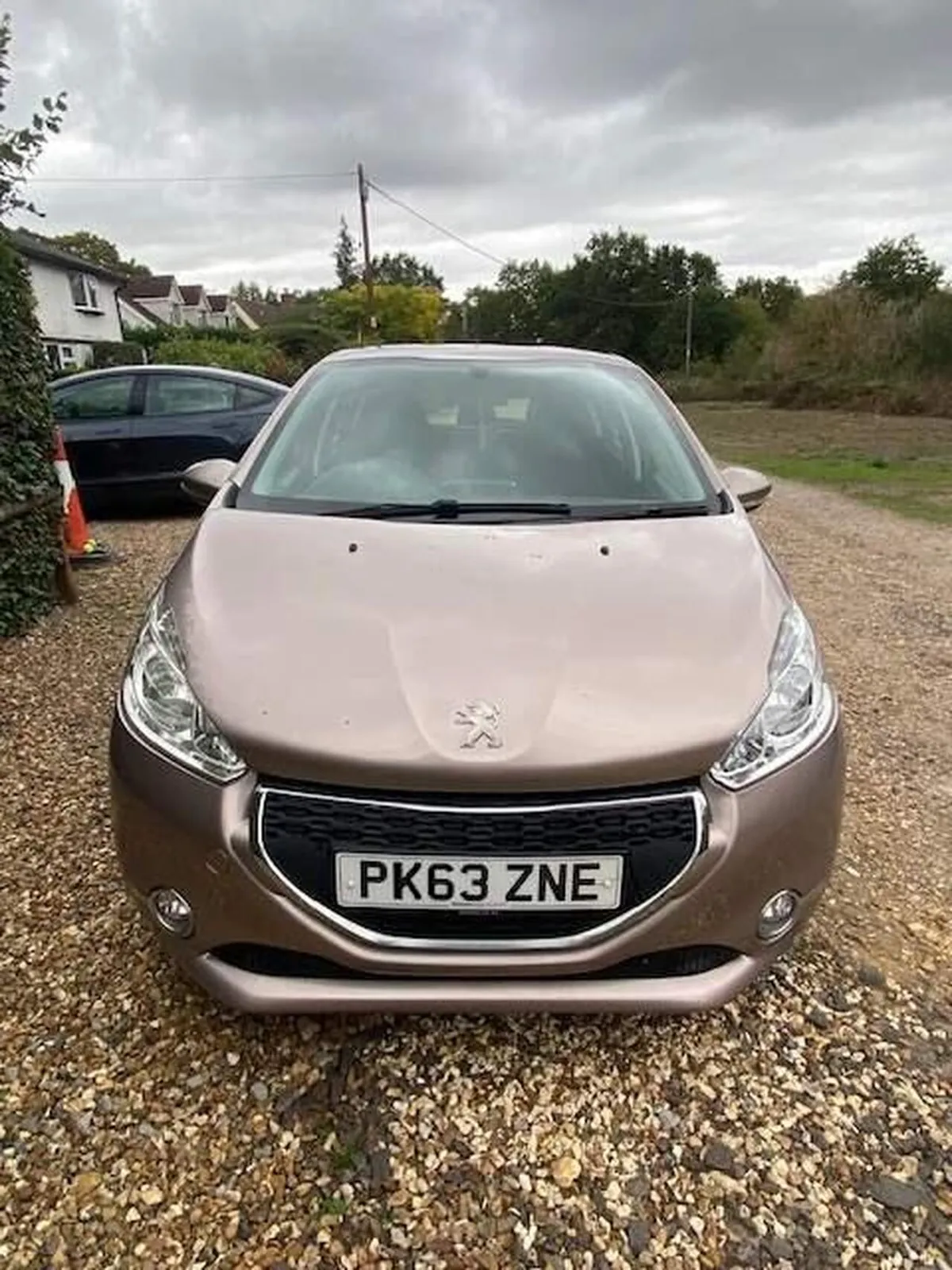 Peugeot 208 2014 photo 2
