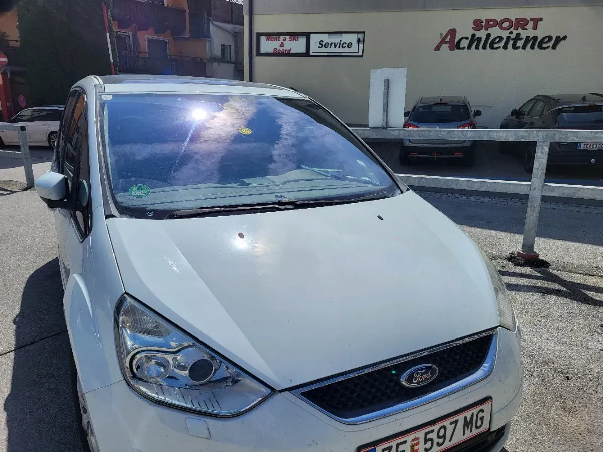 Ford Galaxy 2009 photo 2