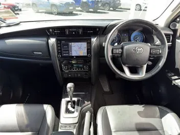Toyota Fortuner 2021 photo 3