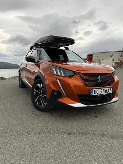 Peugeot E-2008 2021 photo 2