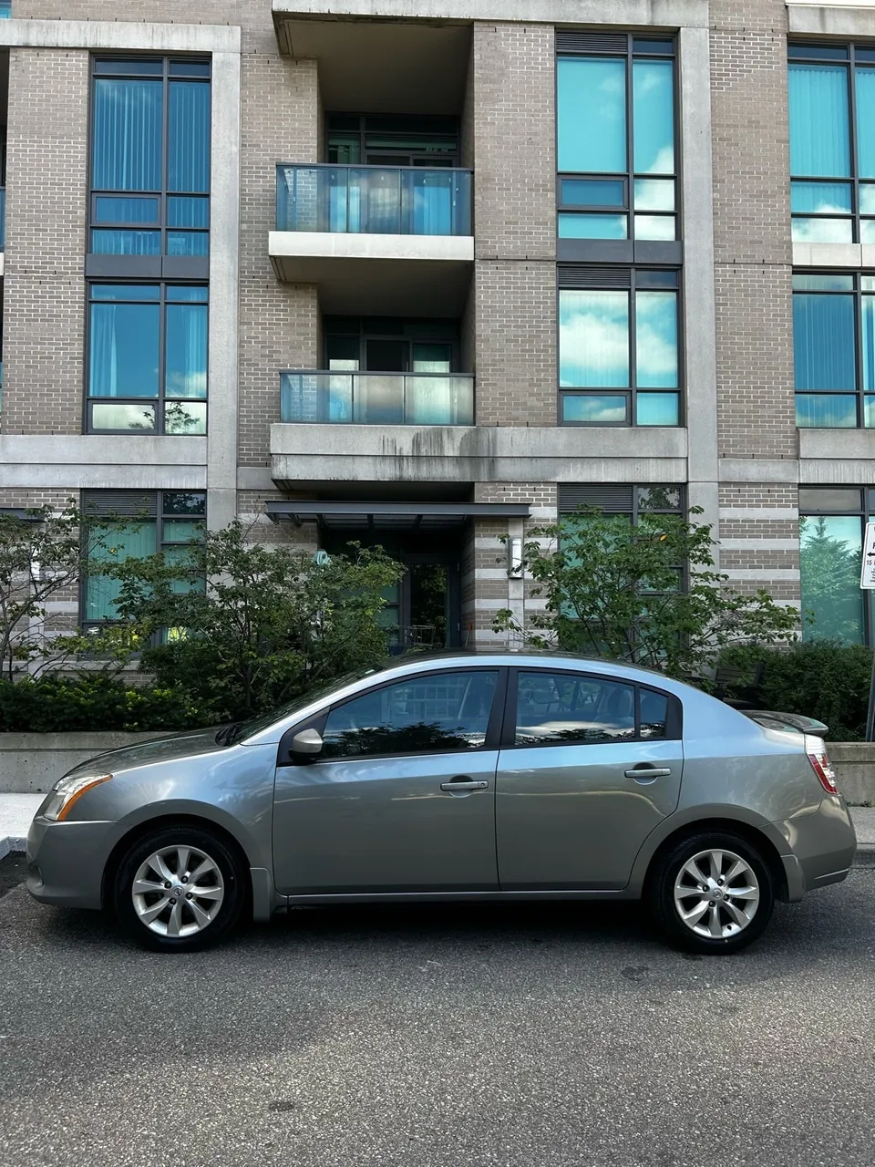 Nissan Sentra 2012 photo 2