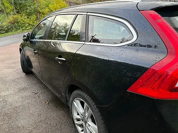 Volvo V60 2013 photo 2