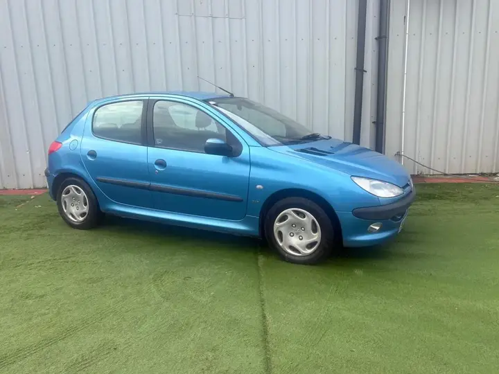 Peugeot 206