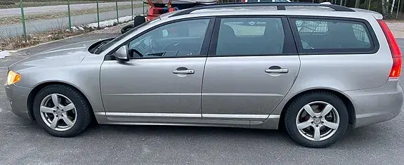 Volvo V70 2014 photo 2