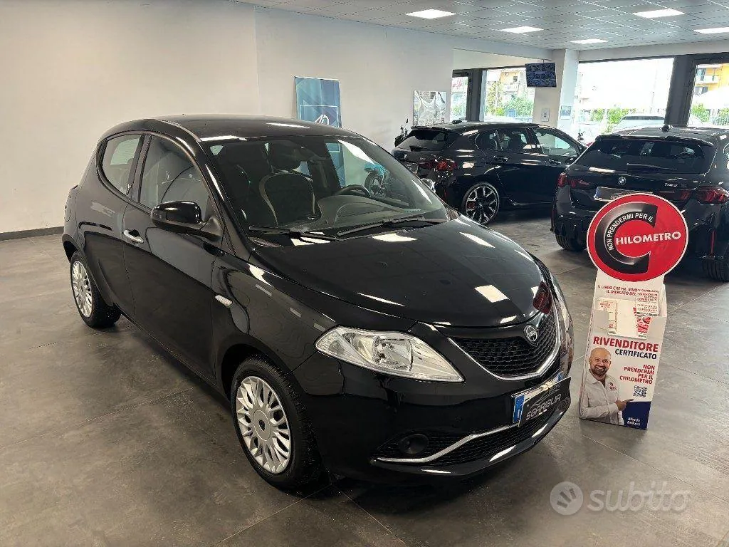 Lancia Ypsilon