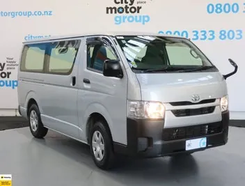 Toyota Hiace 2021 photo 2