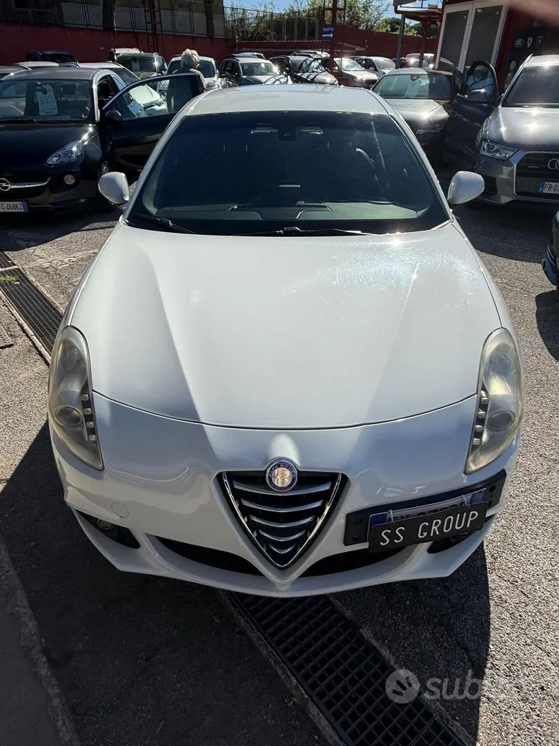 Alfa Romeo Giulietta 2012 photo 2