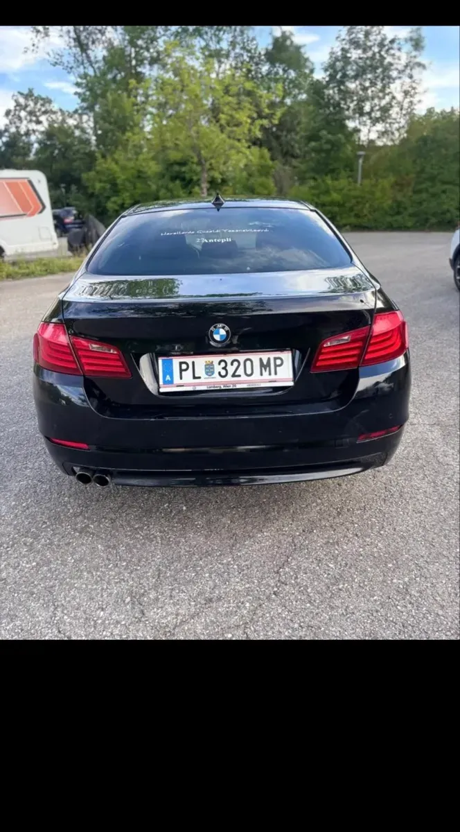 BMW 5 Series 2012 photo 2