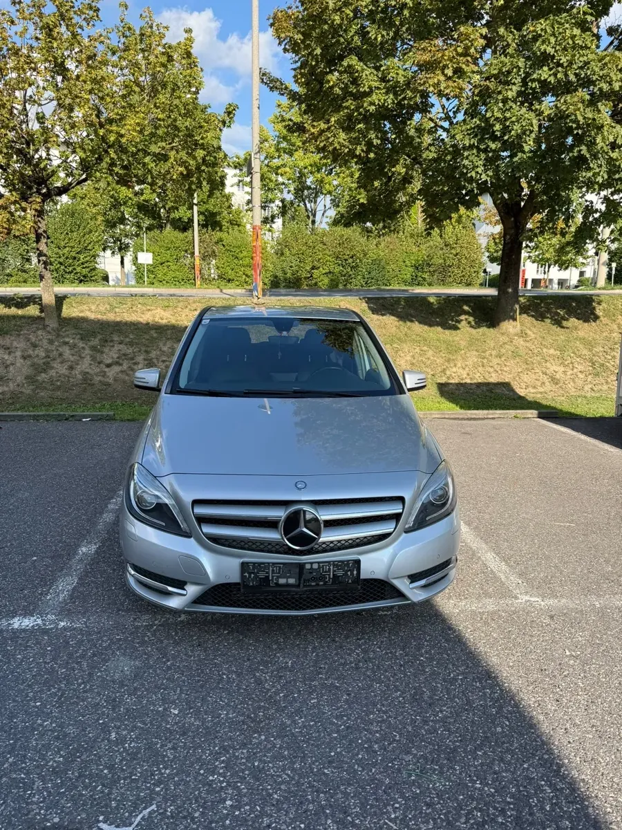 Mercedes-Benz B-Class 2012 photo 3