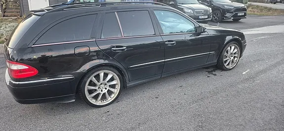 Mercedes-Benz E280 2004 photo 4
