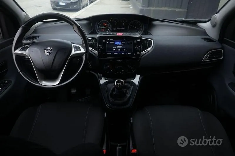 Lancia Ypsilon 2023 photo 2