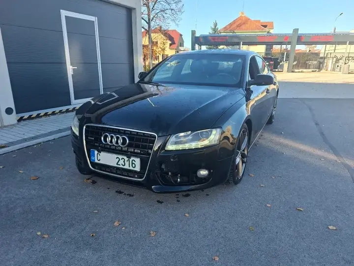 Audi A5 2010 photo 2
