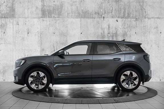 Ford Explorer 2025 photo 2