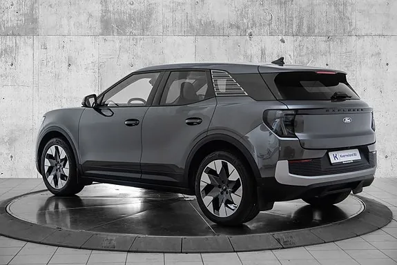Ford Explorer 2025 photo 3