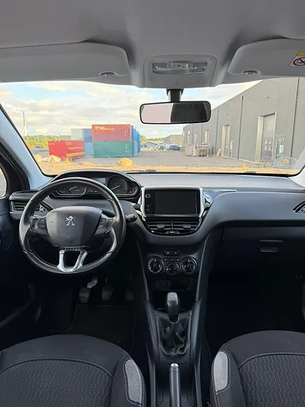 Peugeot 208 2016 photo 5