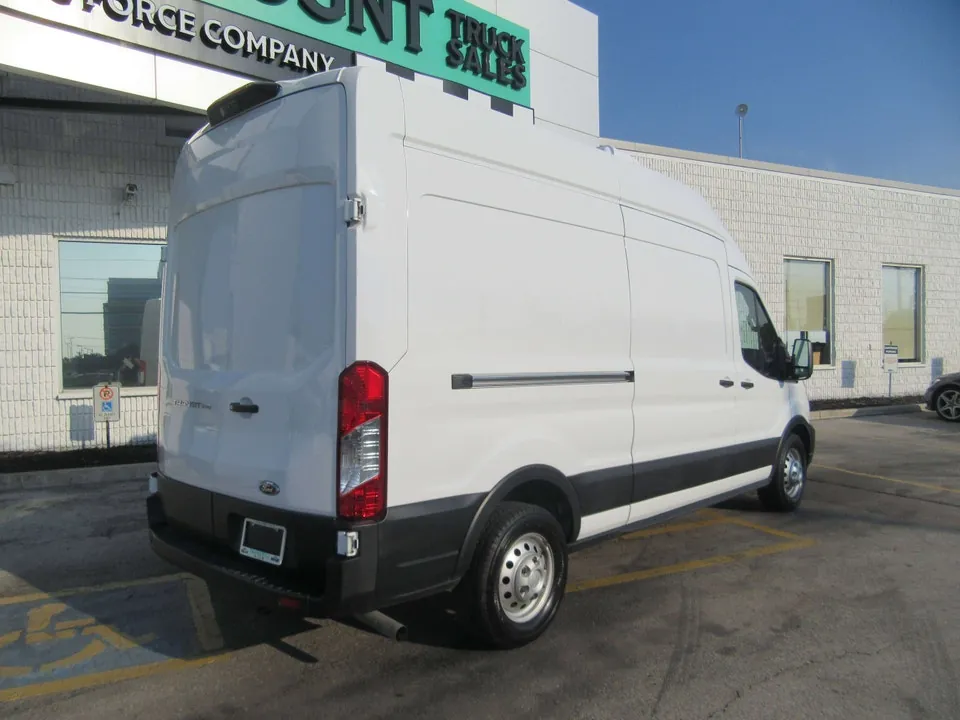 Ford Transit 2024 photo 4