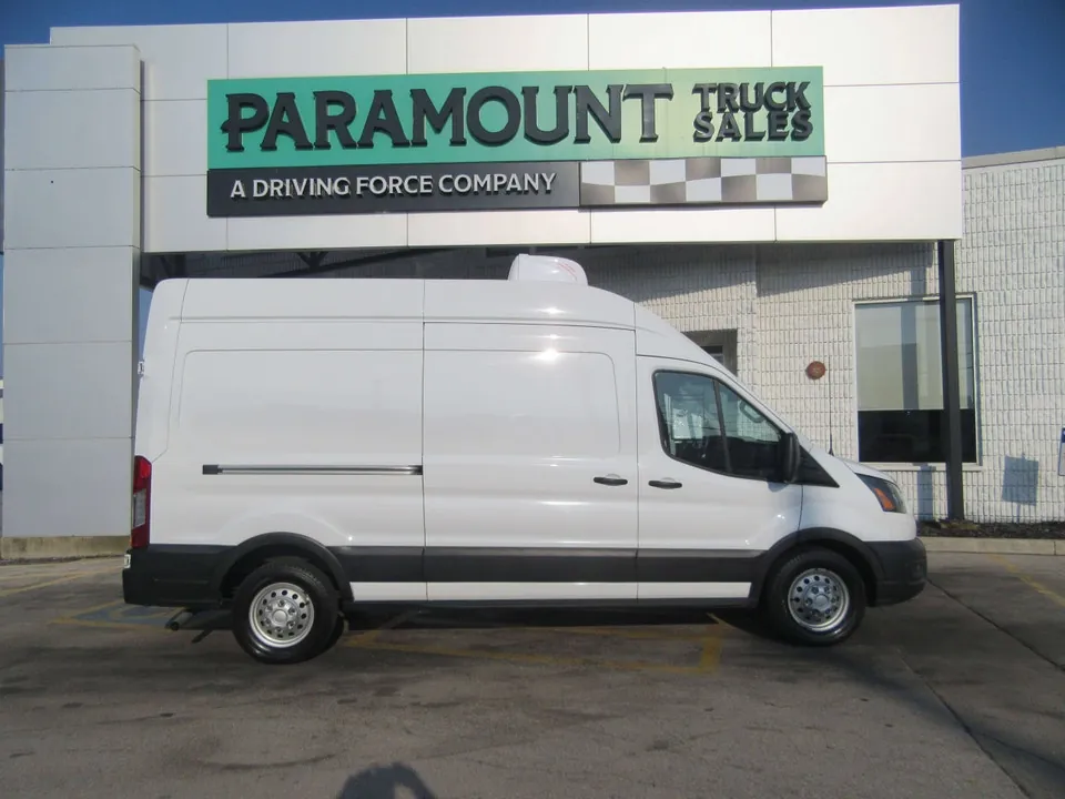 Ford Transit 2024 photo 2
