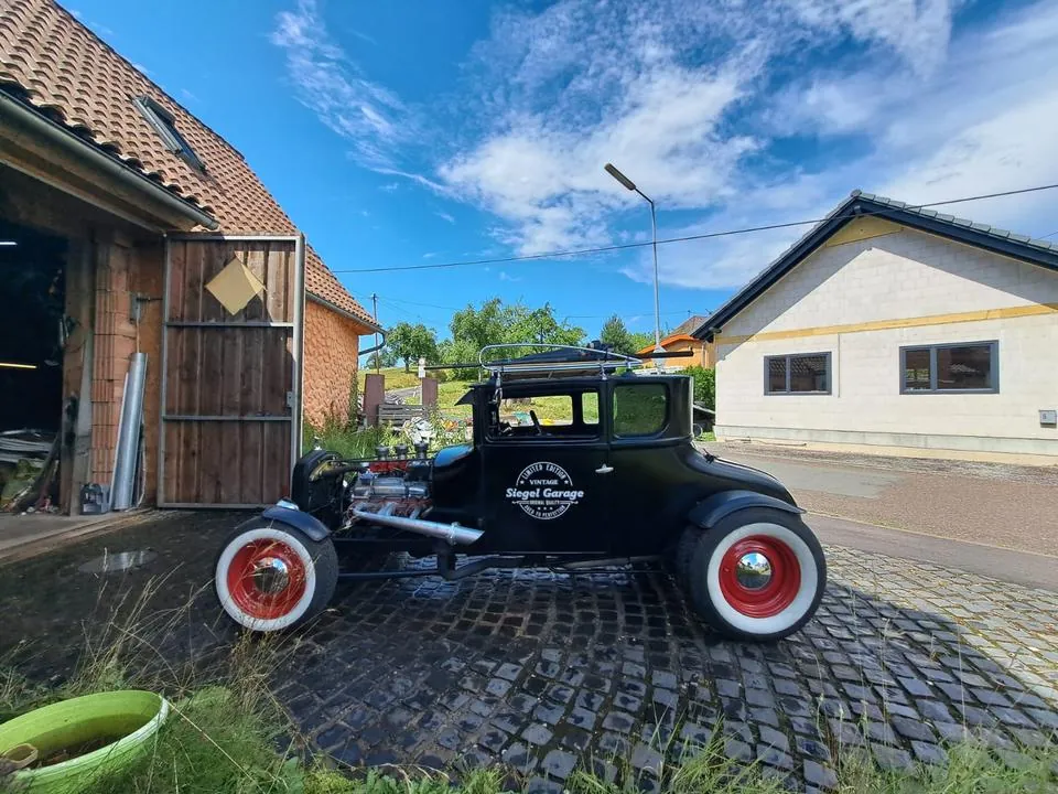 Ford Custom Hot Rod